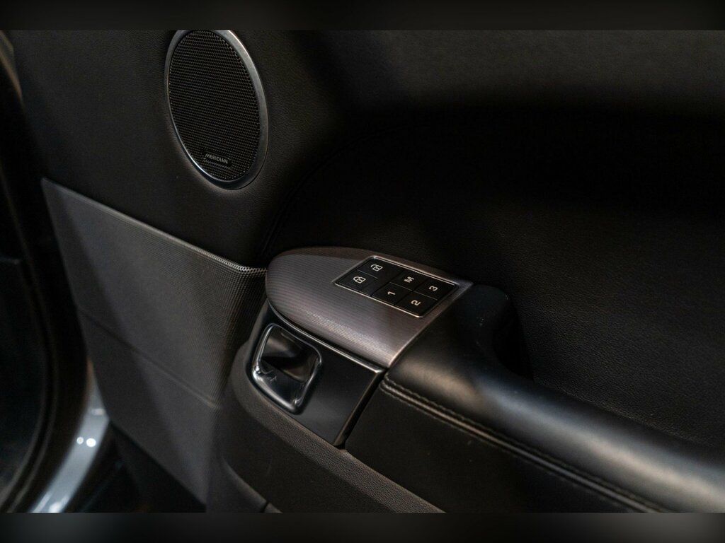 Land Rover Range Rover Sport D300 Hse Silver Black #21