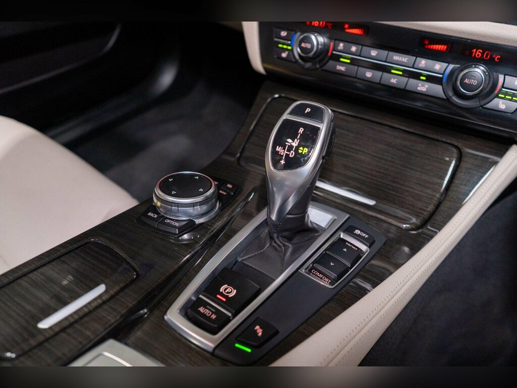 BMW 5 Series 2.0 520D Se Touring Black #25