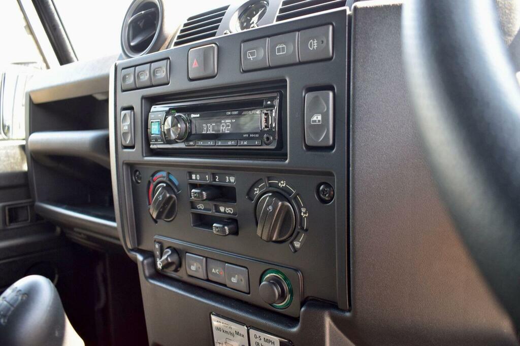 Land Rover Defender 90 2.2 Tdci Adventure 4Wd Swb Euro 5 Grey #14