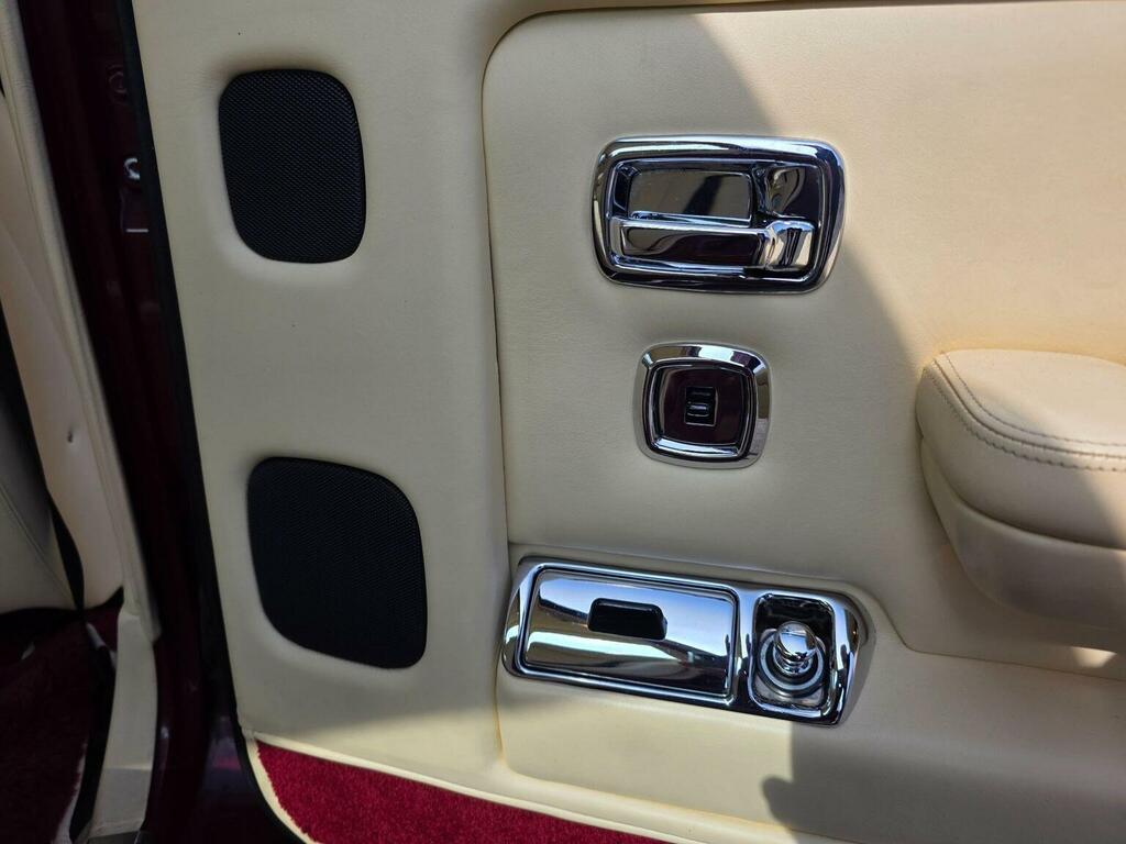 Rolls-Royce Silver Spirit Spirit II Silver #37