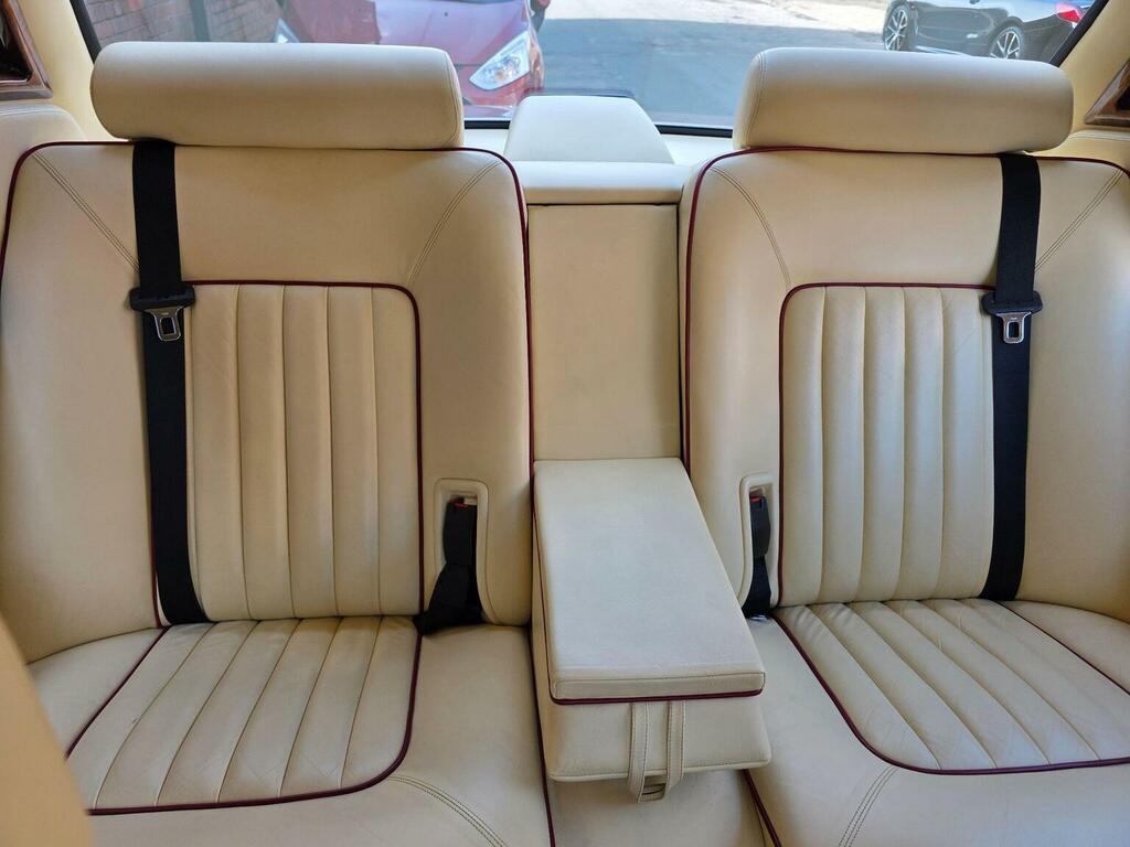 Rolls-Royce Silver Spirit Spirit II Silver #23