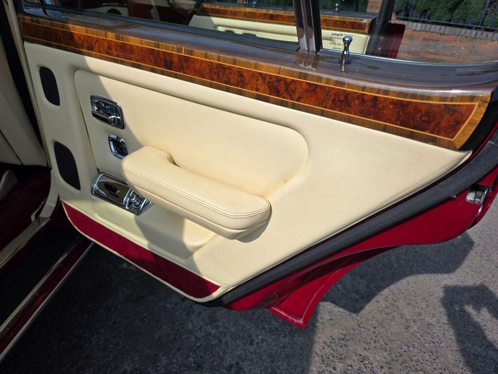 Rolls-Royce Silver Spirit Spirit II Silver #29