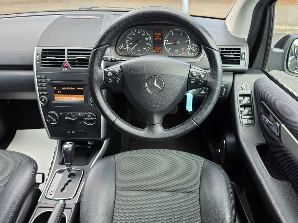 Mercedes-Benz A Class 2.0 A180 Cdi Avantgarde Se Cvt 2012 Black #3
