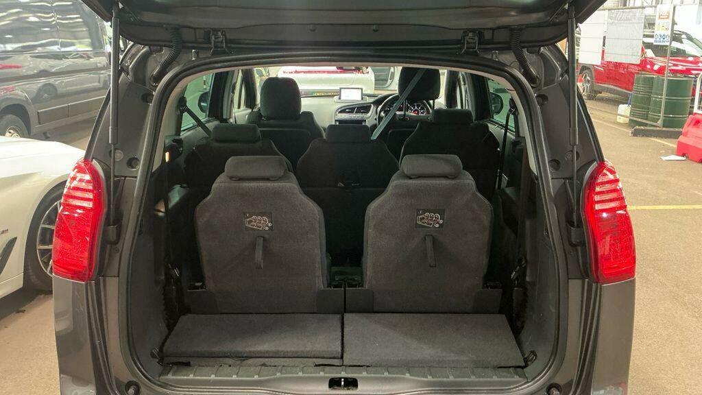 Peugeot 5008 1.5 116D Ed Plus Grey #10