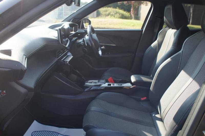Peugeot 2008 Puretech Ss Active Premium Plus White #13
