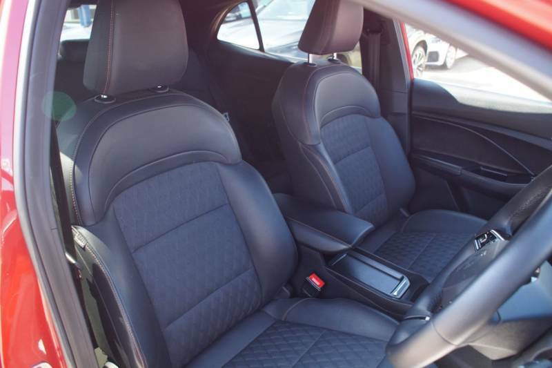MG MG3 1.5 Hybrid Trophy Red #2