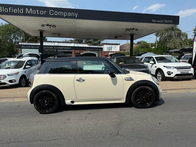 Mini Hatch 1.6 John Cooper Works World Championship Hatchback White #4