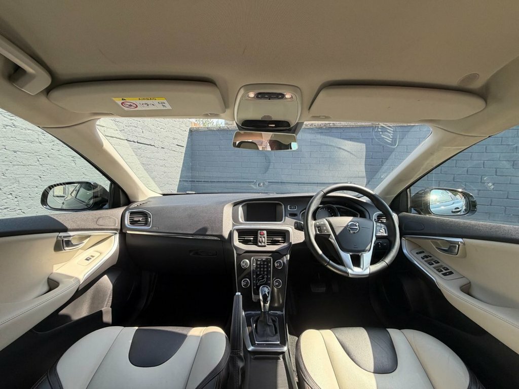 Volvo V40 Cross Country 1.5L Pro Blue #2
