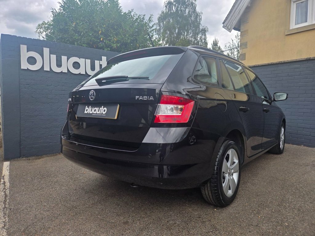 Skoda Fabia 1L Se Black #4