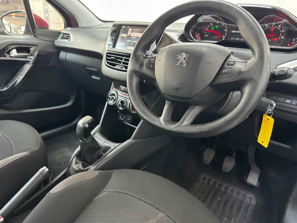 Peugeot 208 1.4 Hdi Active Euro 5 Red #3