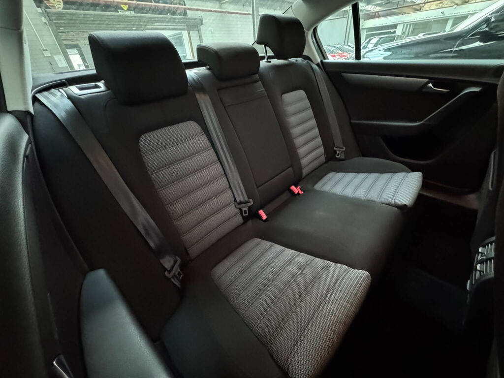 Volkswagen Passat  Silver #10