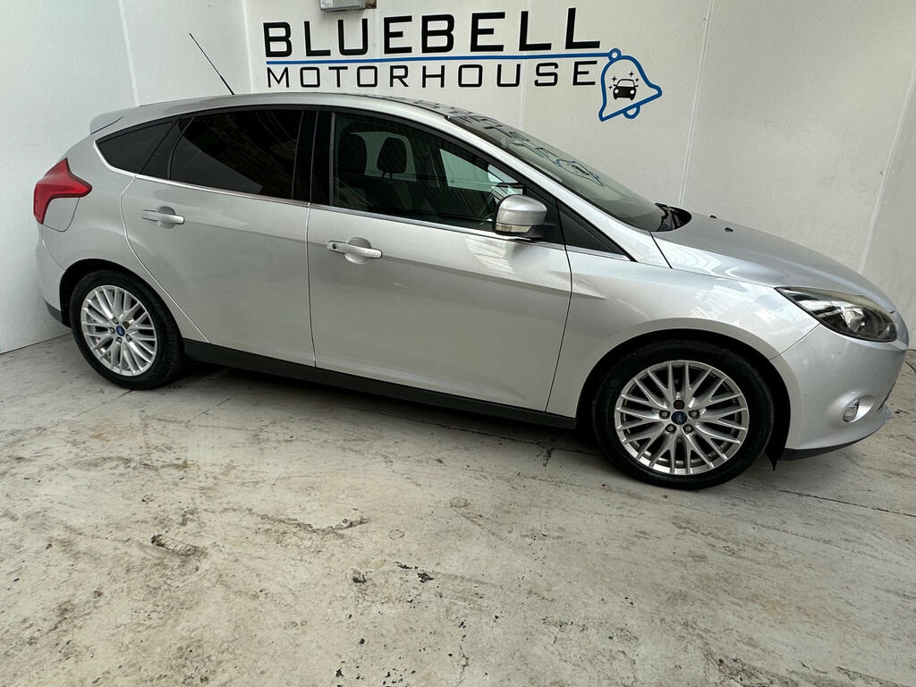 Ford Focus 1.6 Zetec 124 Bhp Red #7
