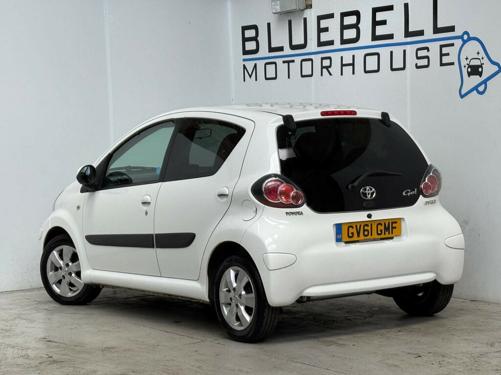 Toyota Aygo 1.0 Vvt-i Go Euro 5 White #4