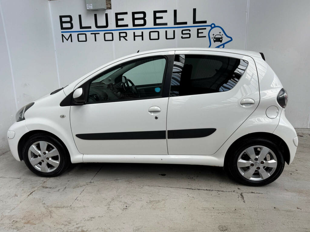 Toyota Aygo 1.0 Vvt-i Go Euro 5 White #6