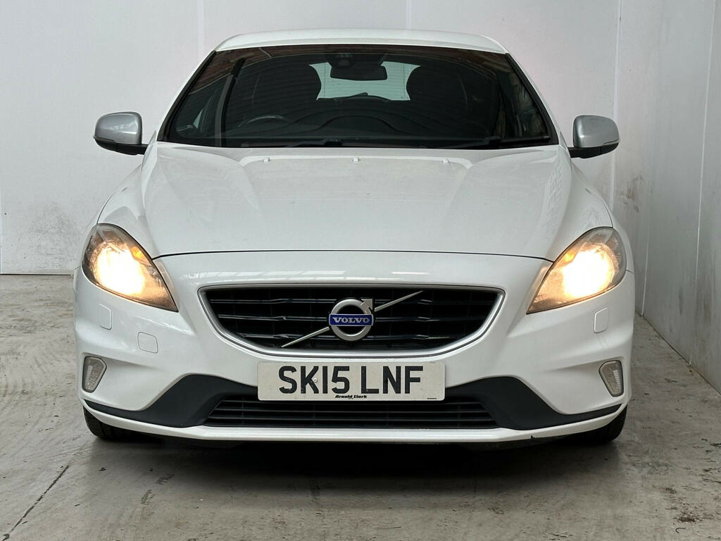 Volvo V40 2.0 D2 R-design Euro 6 Ss White #2