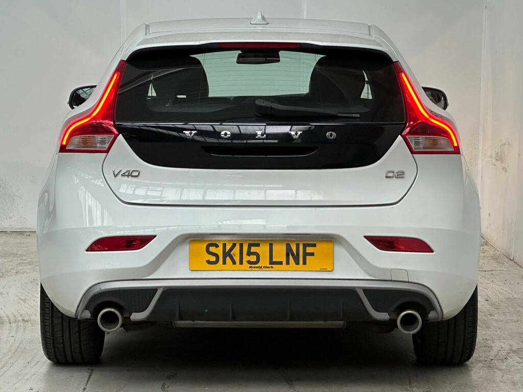 Volvo V40 2.0 D2 R-design Euro 6 Ss White #5