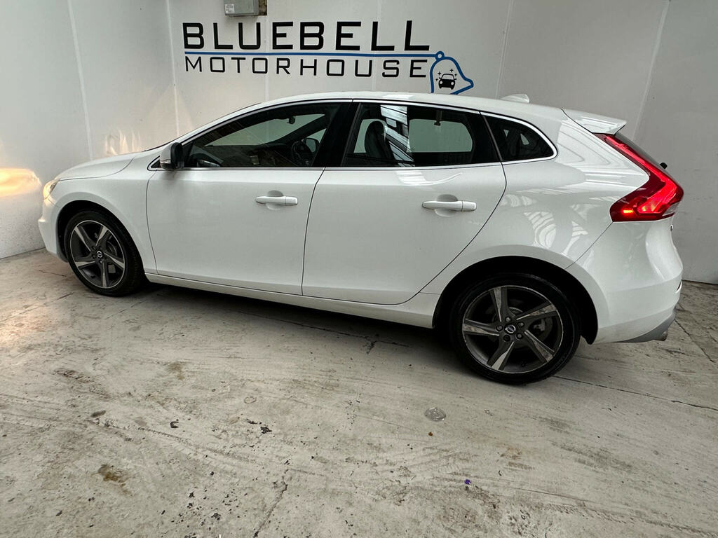 Volvo V40 2.0 D2 R-design Euro 6 Ss White #6