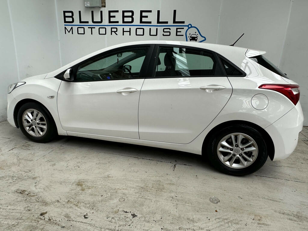 Hyundai I30 1.6 Crdi Active Euro 5 White #6