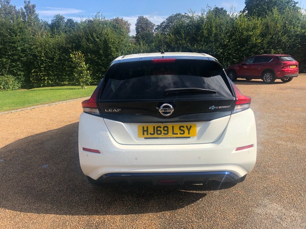 Nissan Leaf 40Kwh Tekna White #6