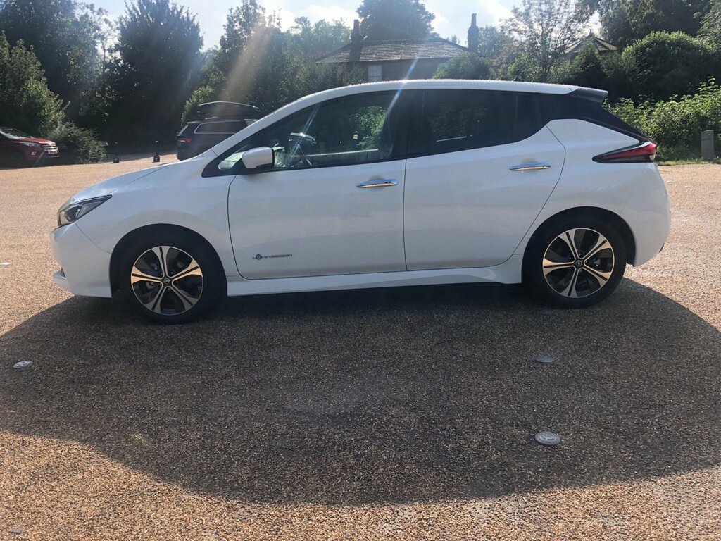 Nissan Leaf 40Kwh Tekna White #4
