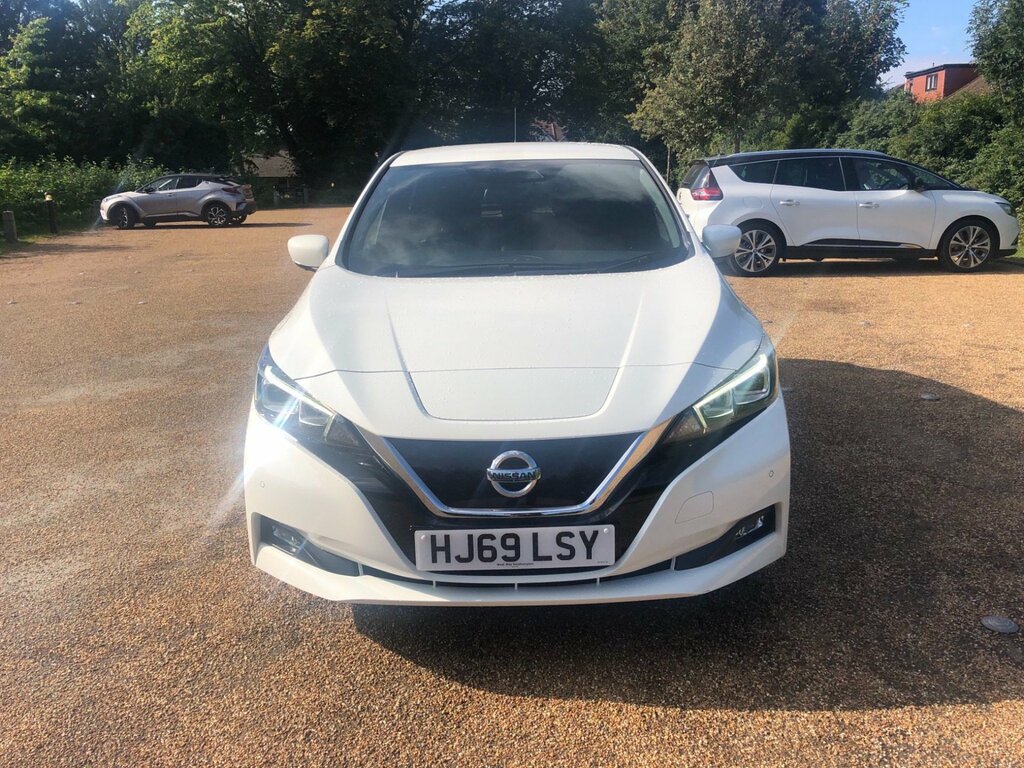 Nissan Leaf 40Kwh Tekna White #2