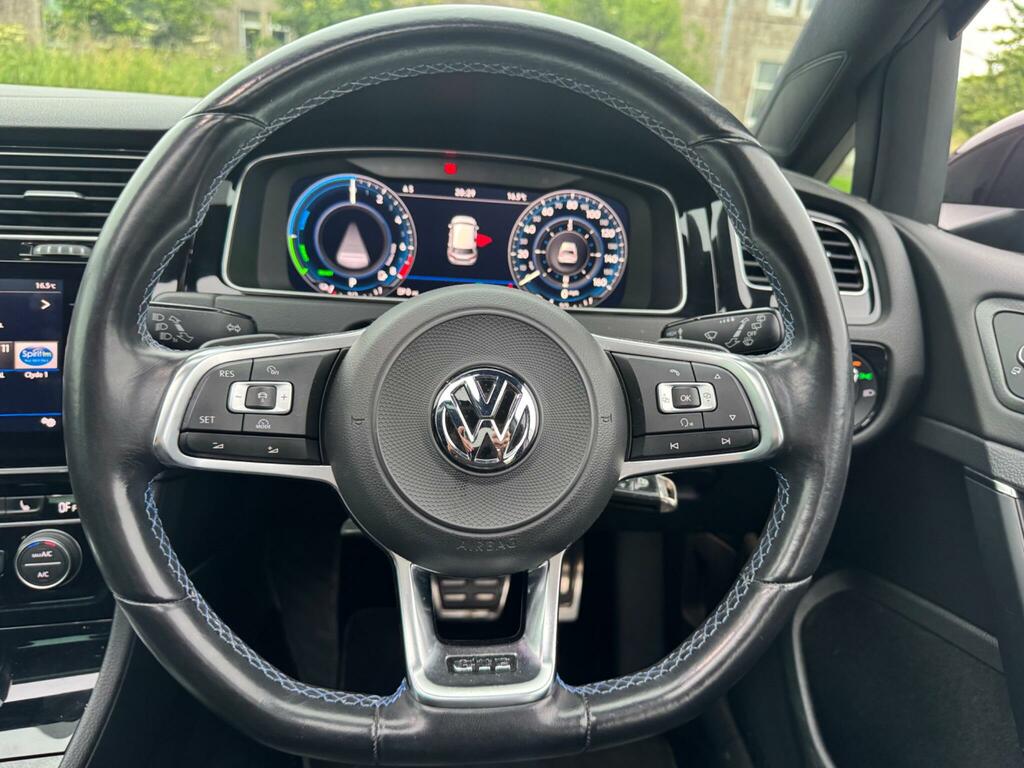 Volkswagen e-Golf E-golf 115 Bhp White #17