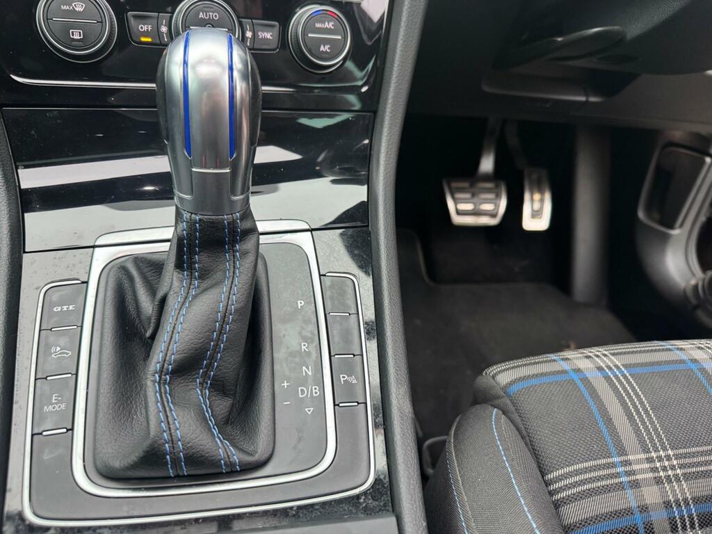 Volkswagen e-Golf E-golf 115 Bhp White #10