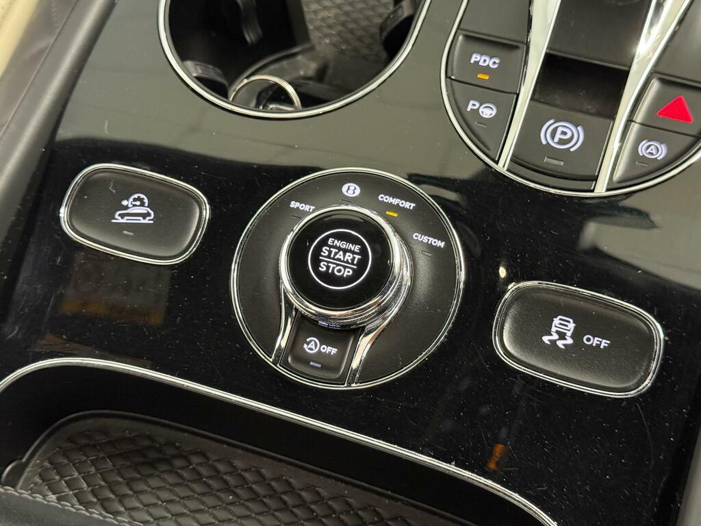 Bentley Bentayga 4.0 V8  #26