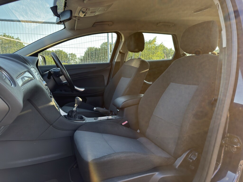 Ford Mondeo 2.0 Tdci Zetec Hatchback Black #8