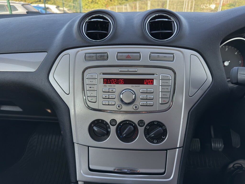 Ford Mondeo 2.0 Tdci Zetec Hatchback Black #19