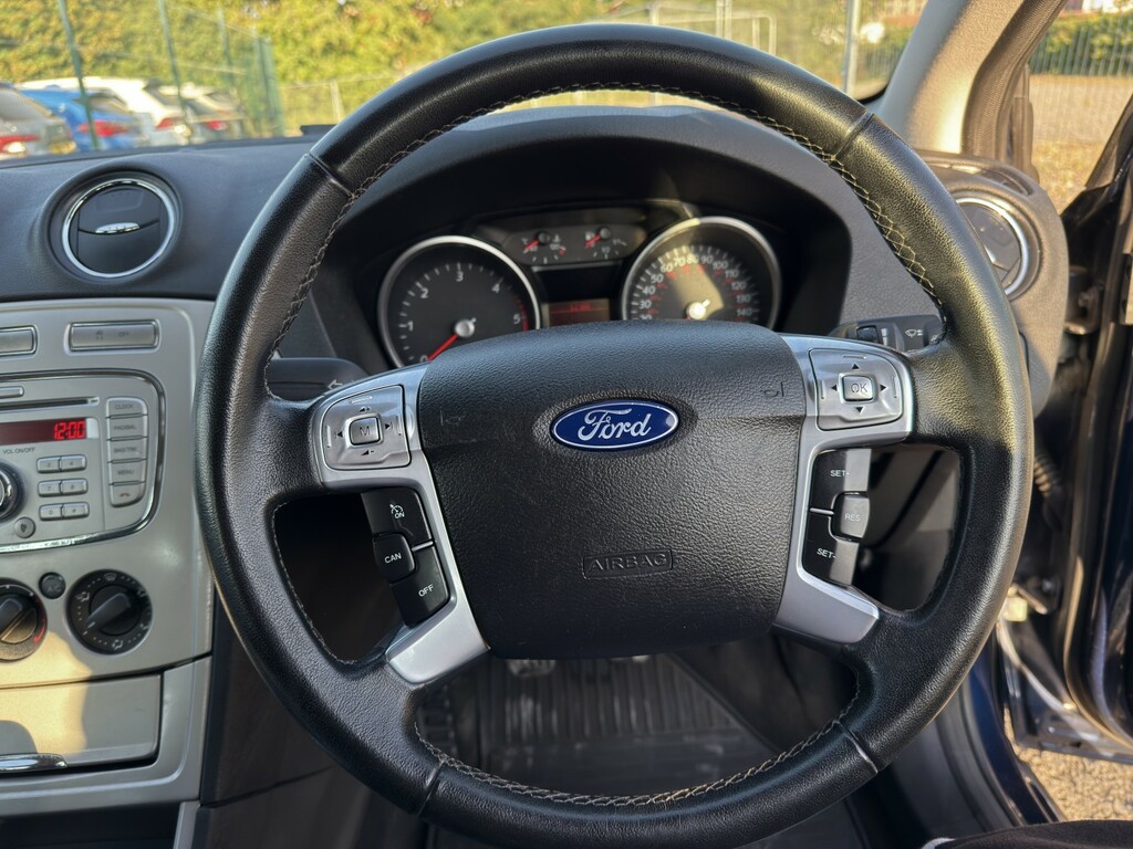 Ford Mondeo 2.0 Tdci Zetec Hatchback Black #16