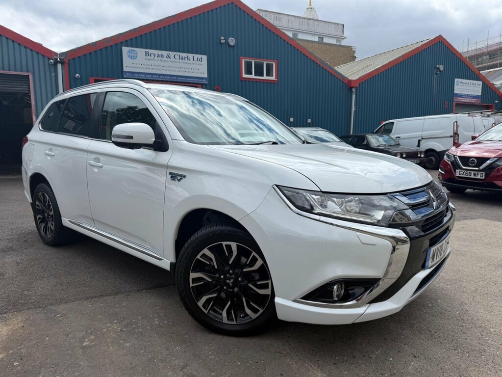 Mitsubishi Outlander 2.0H 12Kwh 4H Cvt 4Wd Euro 6 Ss WV18ZGP White #3
