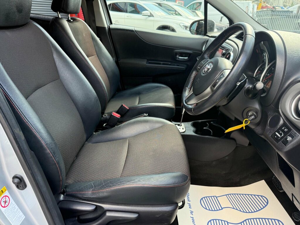 Toyota Yaris Yaris Tr Vvt-i White #6
