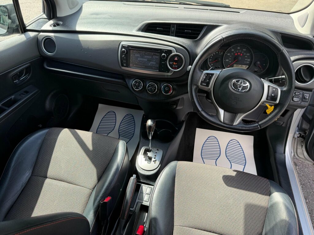 Toyota Yaris Yaris Tr Vvt-i White #7