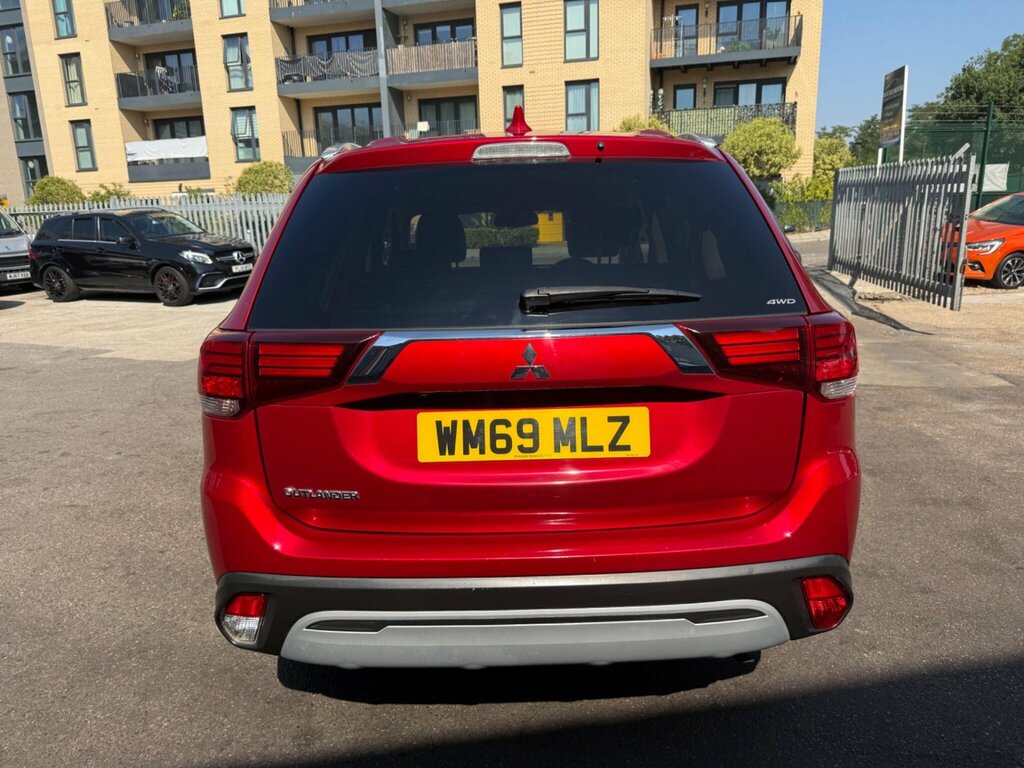 Mitsubishi Outlander 2.0 Mivec Exceed Cvt 4Wd Euro 6 Ss Red #4
