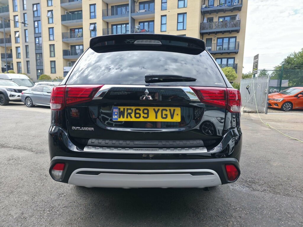 Mitsubishi Outlander 2.0 Mivec Exceed Cvt 4Wd Euro 6 Ss WR69YGV Black #4
