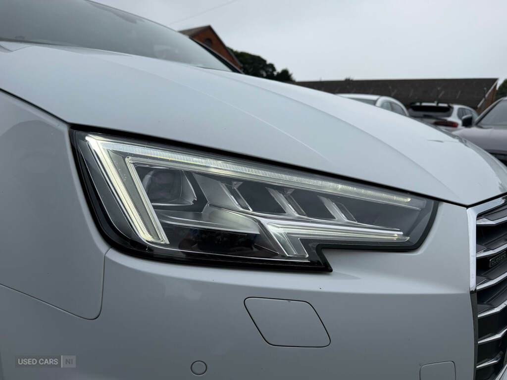 Audi A4 S Line Quattro S Tronic White #4