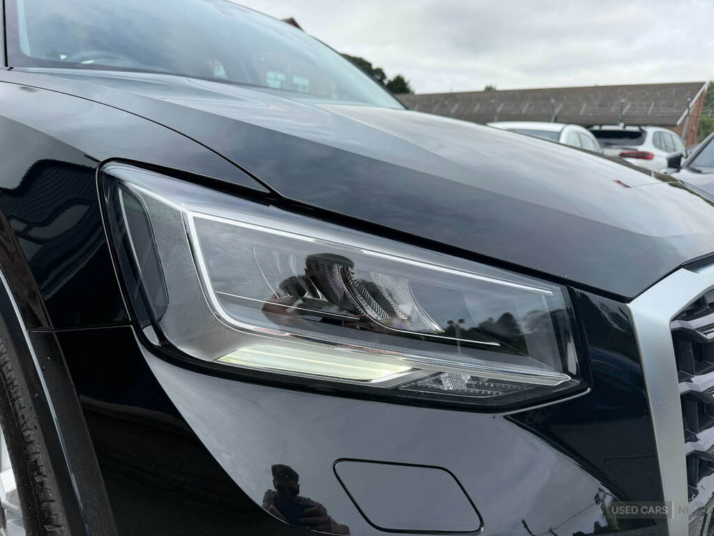 Audi Q2 30 Tfsi Sport Black #4