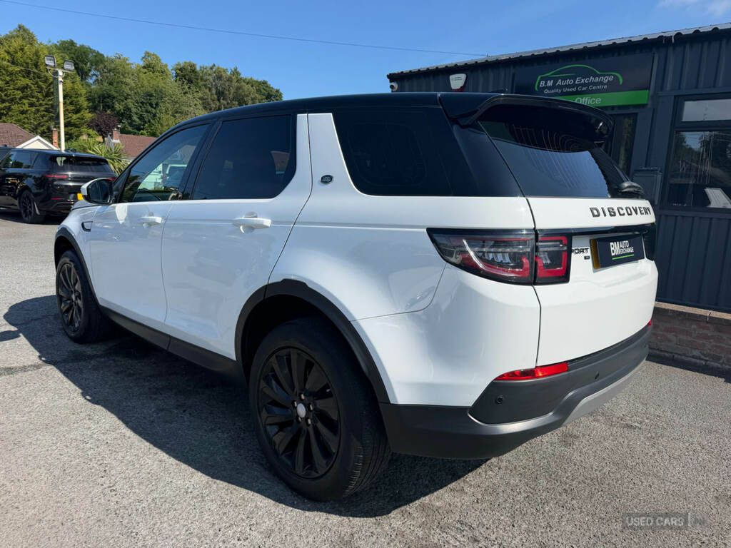 Land Rover Discovery Sport 2.0 D150 Se DU69FXB White #5