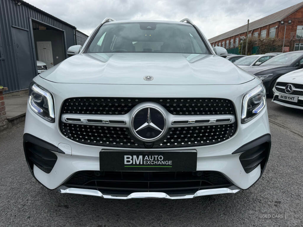 Mercedes-Benz GLB Class Glb 200 Amg Line Premium 7G-tronic White #3