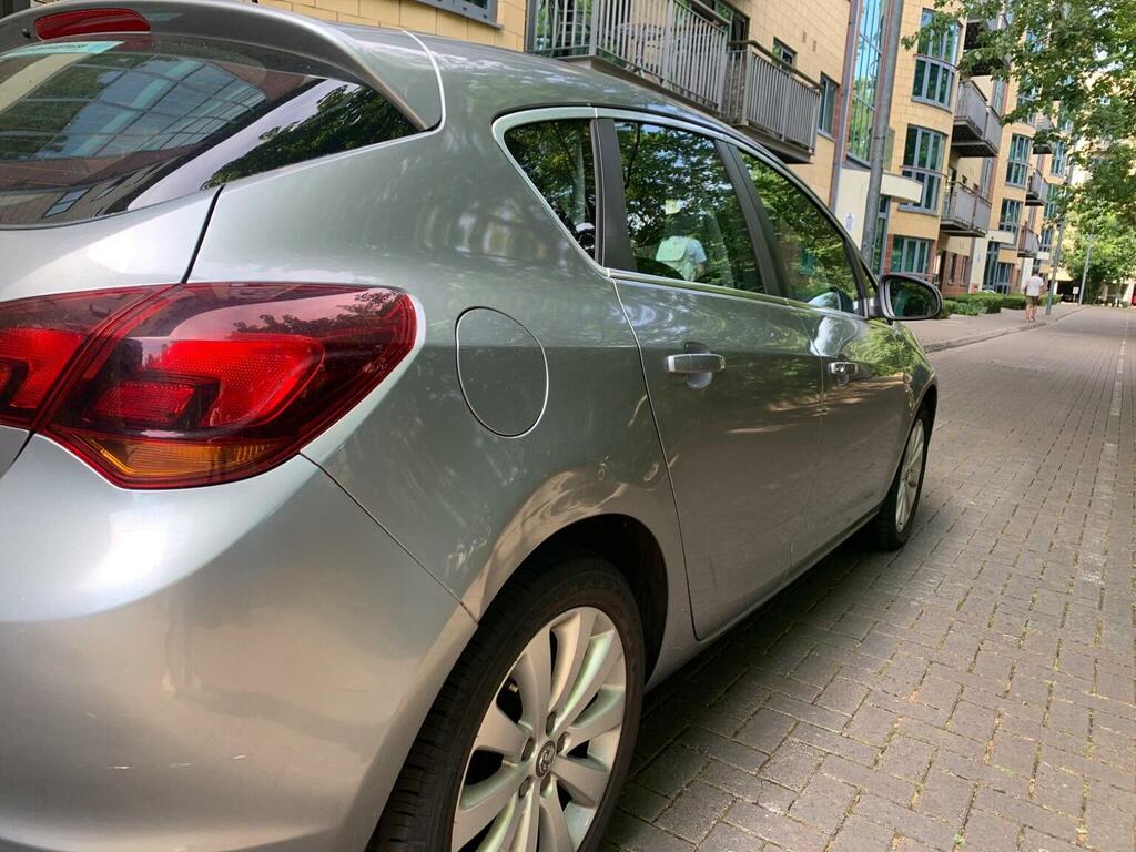 Vauxhall Astra 2.0 Cdti Se Sports Tourer Euro 5 Blue #33