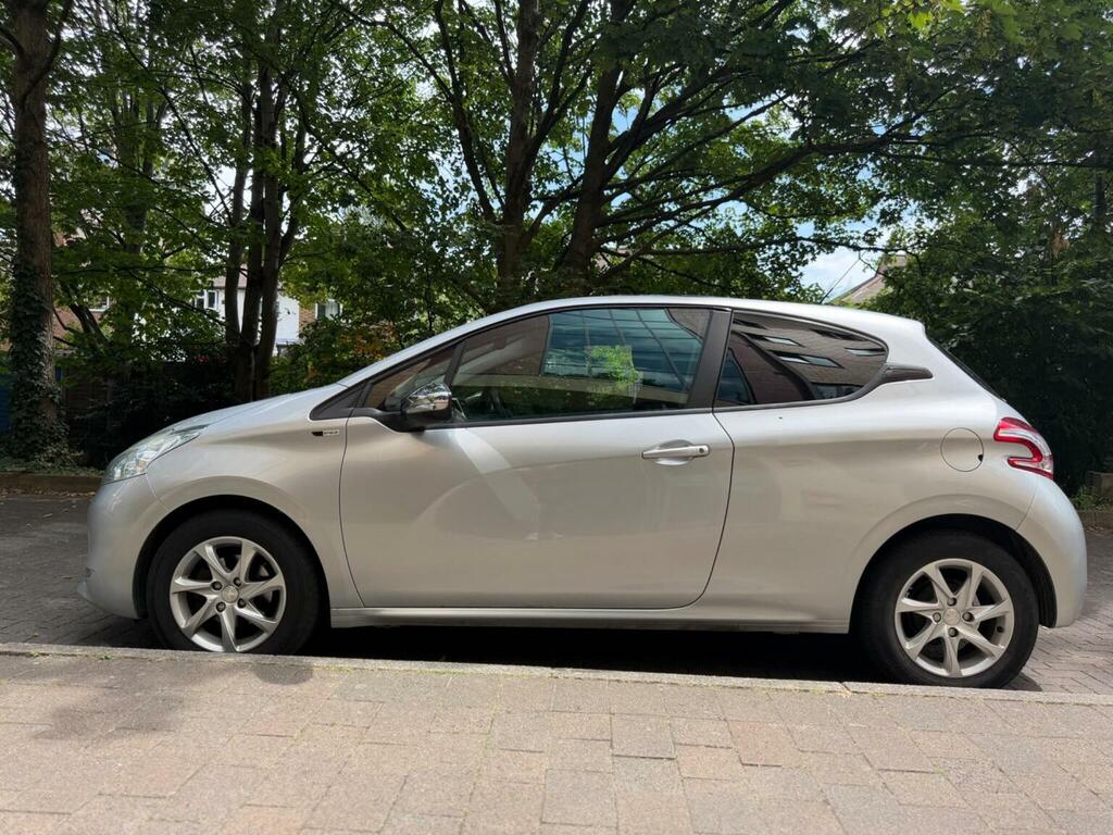 Peugeot 208 1.2 Vti Puretech Style Euro 5 VE64VFO Silver #4