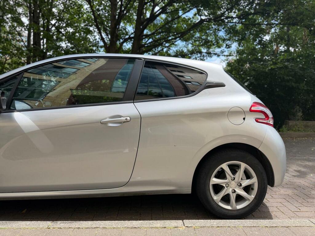 Peugeot 208 1.2 Vti Puretech Style Euro 5 VE64VFO Silver #6