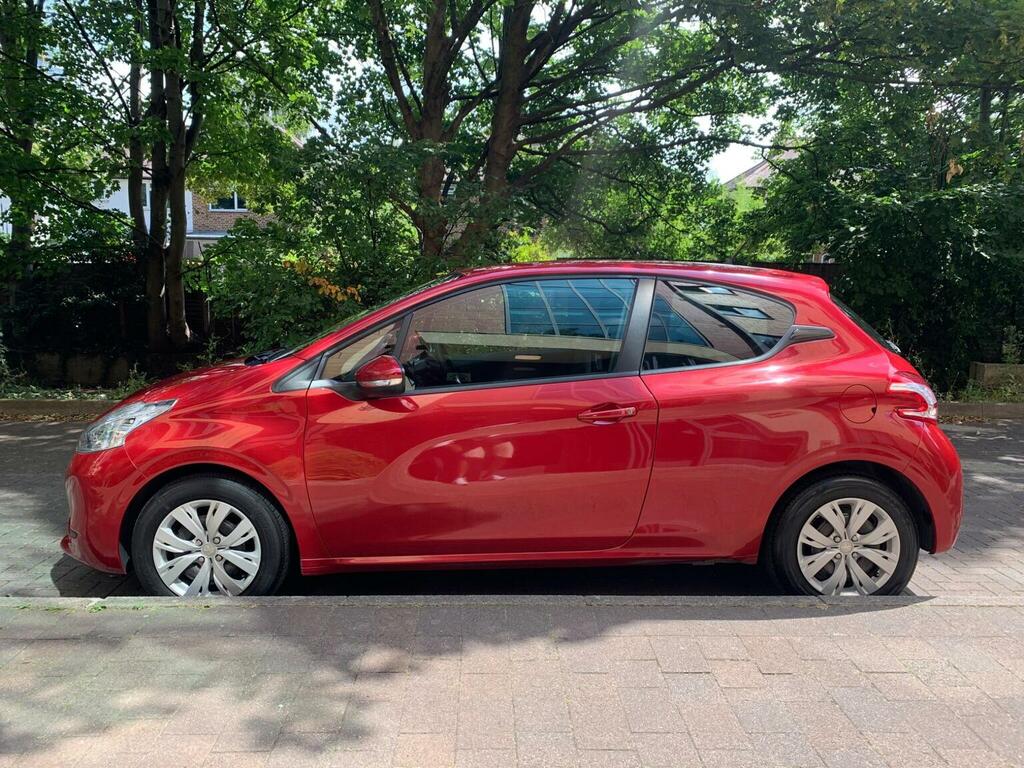 Peugeot 208 1.0 Vti Puretech Access Euro 5 Red #4
