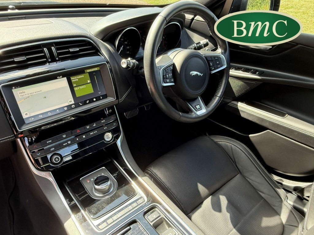 Jaguar XE Jaguar Saloon 2.0D 240 Portfolio Grey #12
