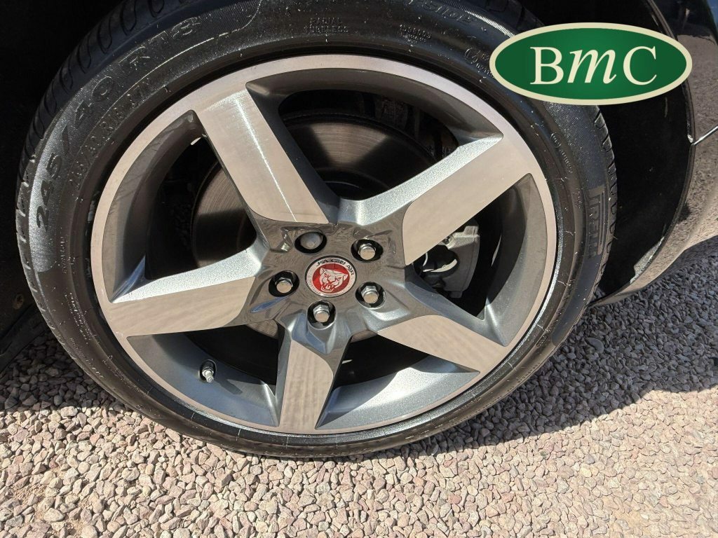 Jaguar XE Jaguar Saloon 2.0D 240 Portfolio Grey #71