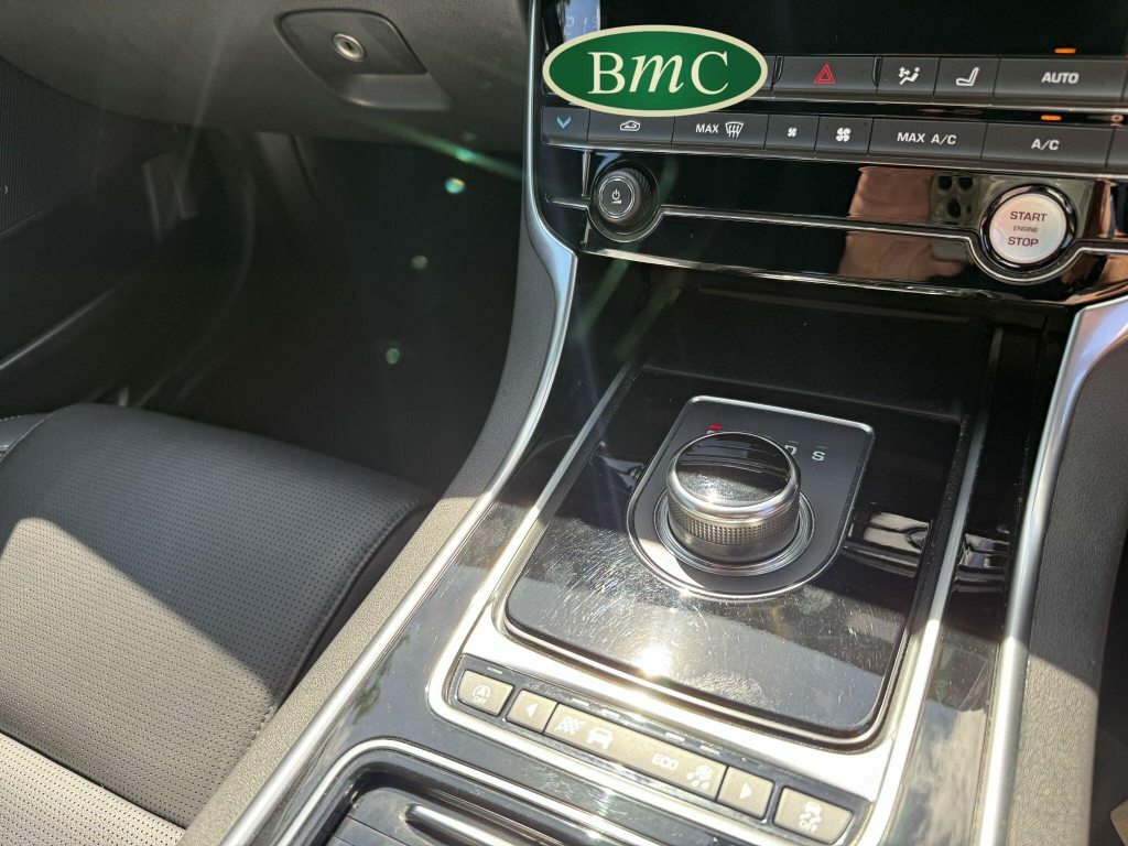 Jaguar XE Jaguar Saloon 2.0D 240 Portfolio Grey #21