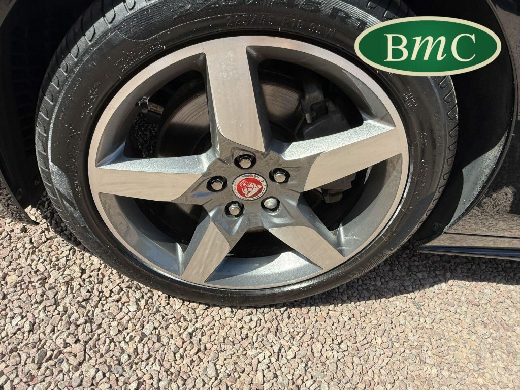 Jaguar XE Jaguar Saloon 2.0D 240 Portfolio Grey #70