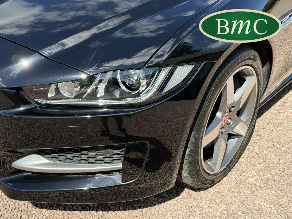Jaguar XE Jaguar Saloon 2.0D 240 Portfolio Grey #11