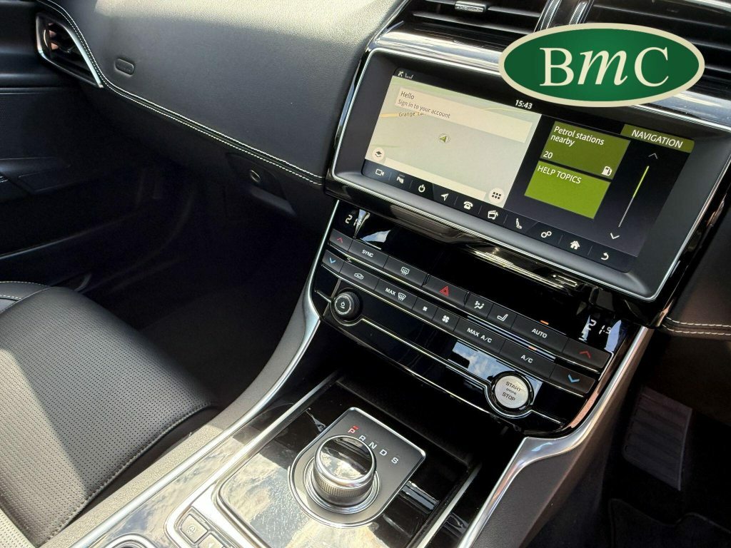 Jaguar XE Jaguar Saloon 2.0D 240 Portfolio Grey #48